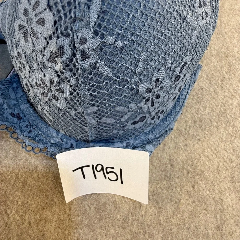 Victoria's Secret Lavender Metallic Lace Front Close Racerback Bra 36D T1950